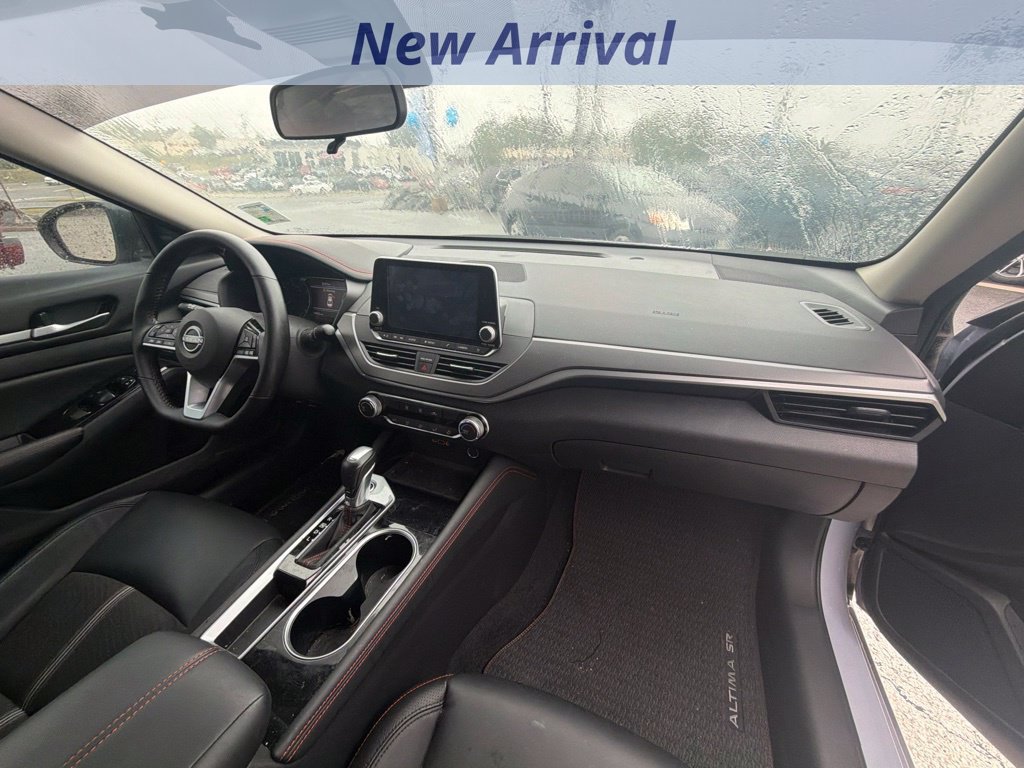 Used 2025 Nissan Altima 2.5 SR FWD image 6