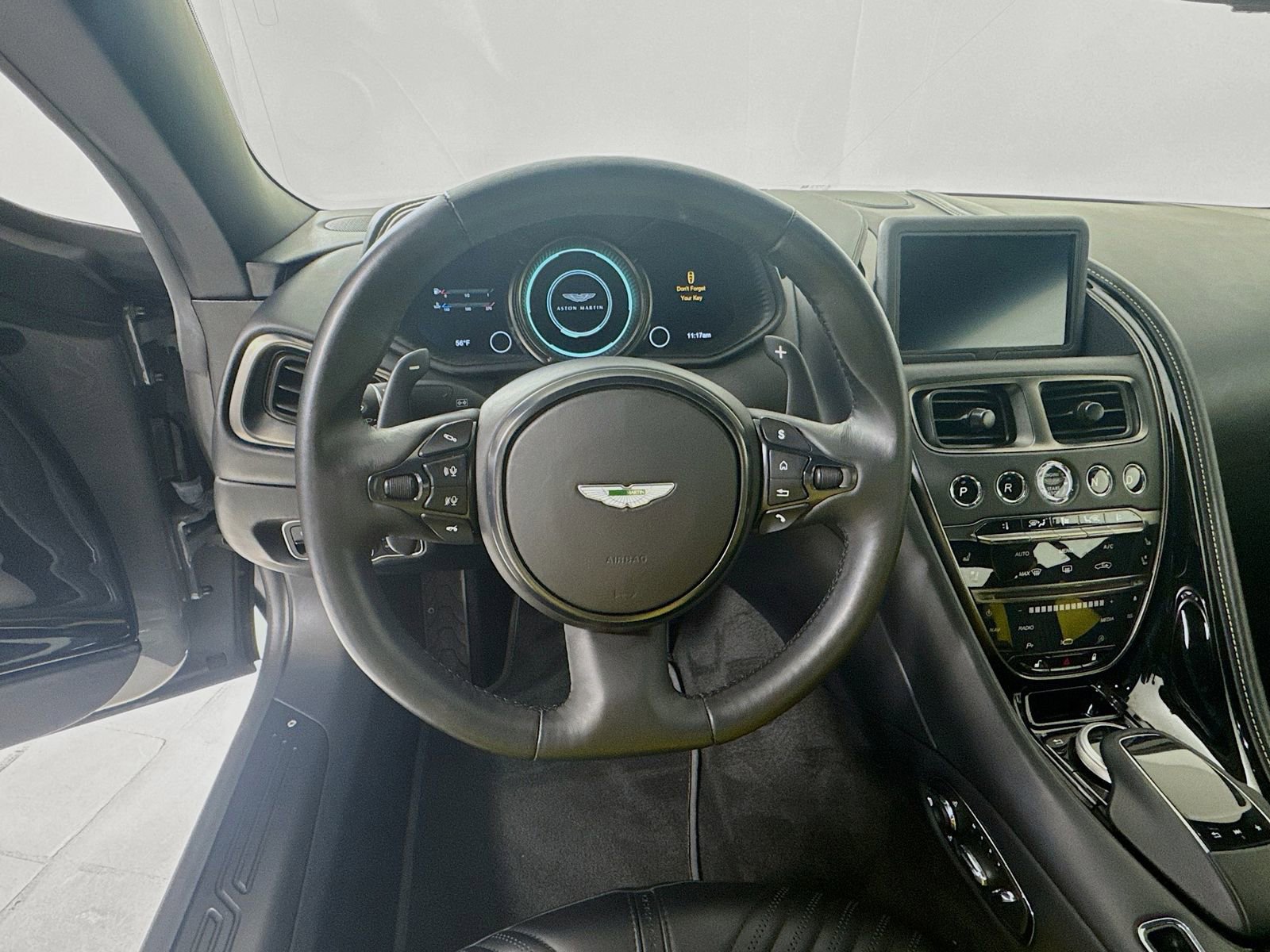 Used 2022 Aston Martin DB11 Coupe image 11