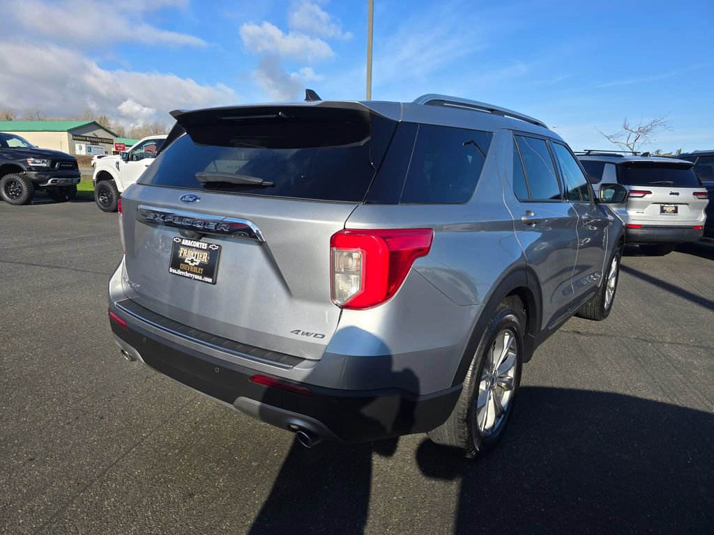 Used 2023 Ford Explorer Limited image 3