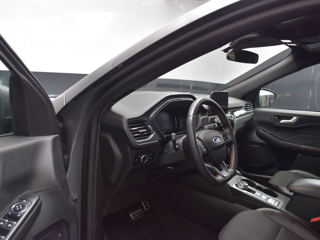 Used 2023 Ford Escape ST-Line image 18