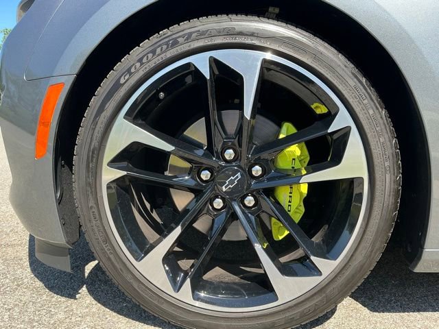 Used 2021 Chevrolet Camaro LT RWD image 14
