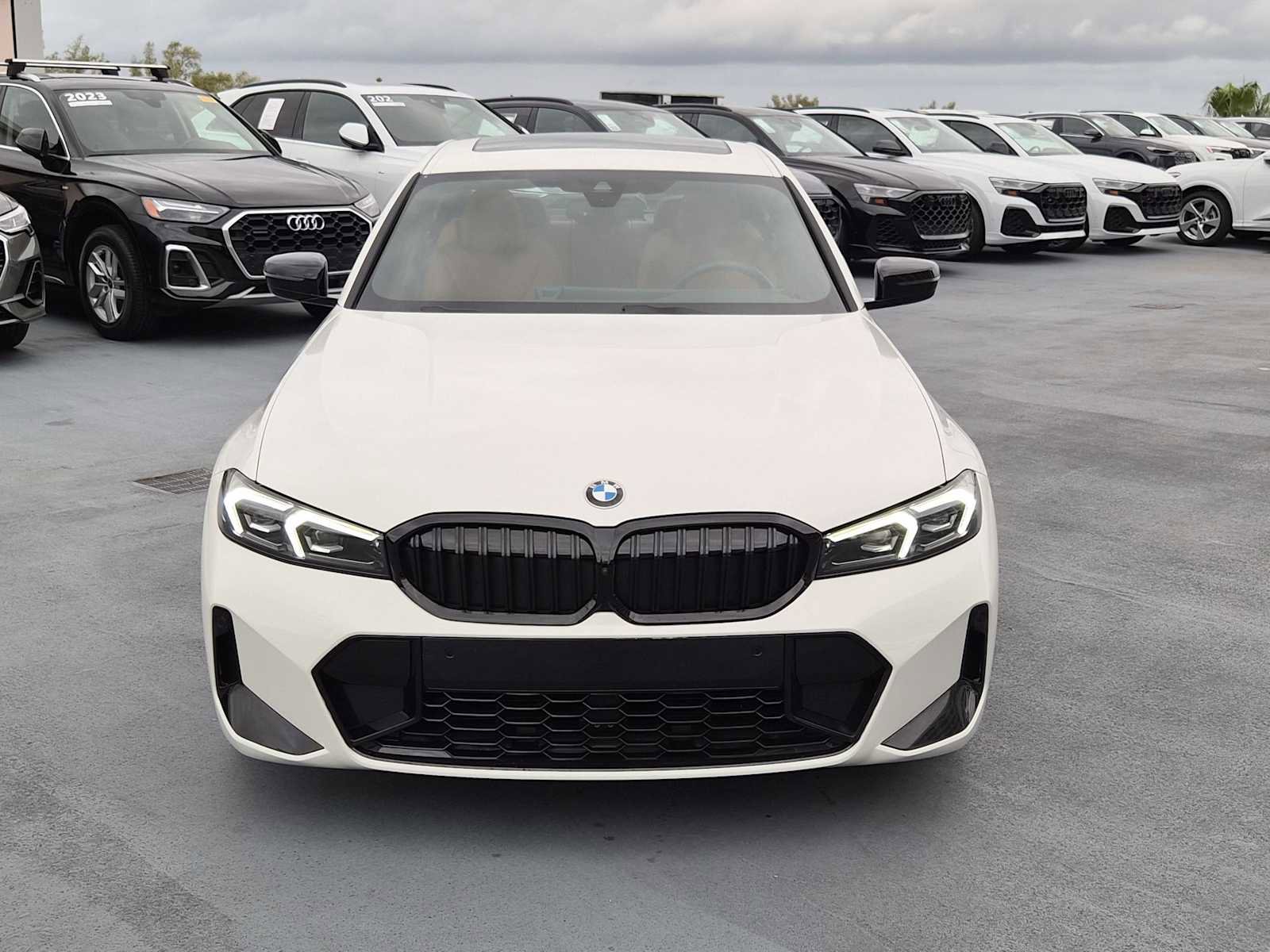 Used 2026 BMW 330i Sedan w/ M Sport Package image 9