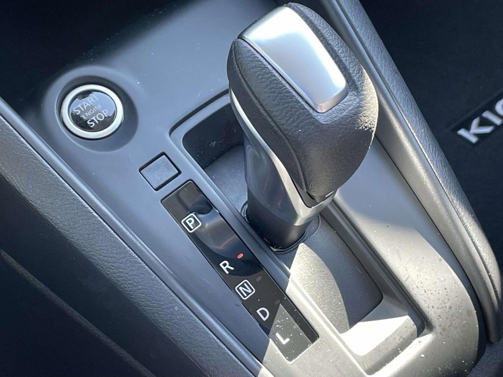 Used 2025 Nissan Kicks Play S image 30