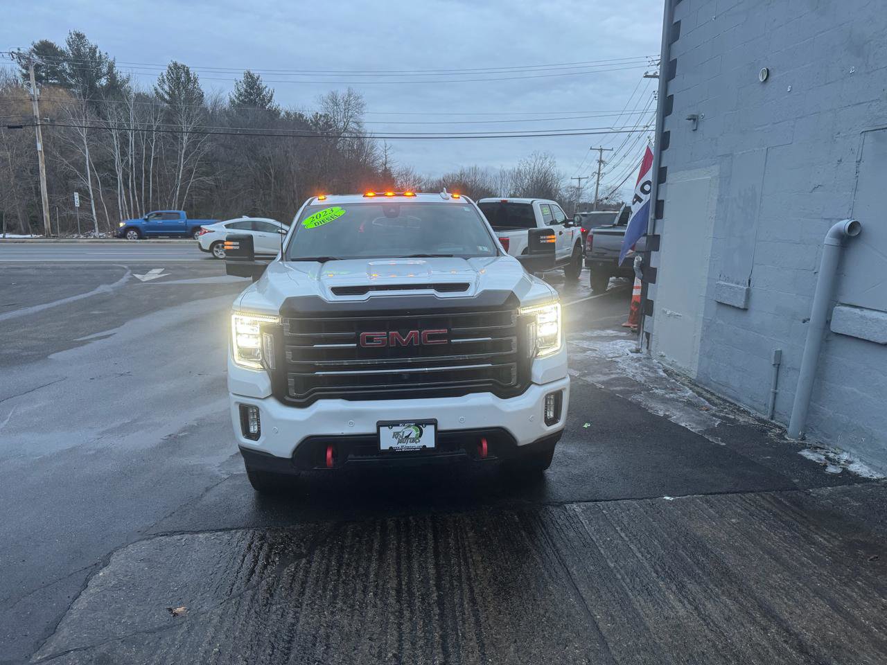 Used 2023 GMC Sierra 2500 AT4 w/ AT4 Premium Plus Package image 3