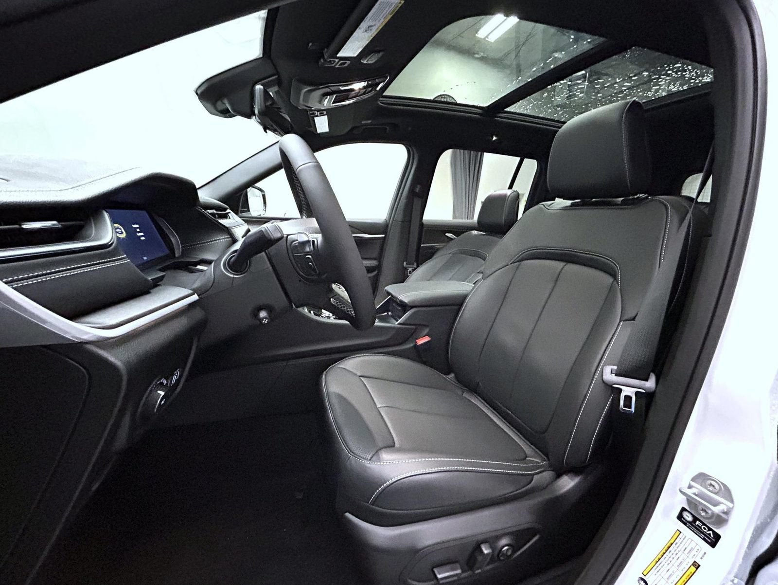 New 2027 Jeep Grand Cherokee Limited AWD/4WD image 10