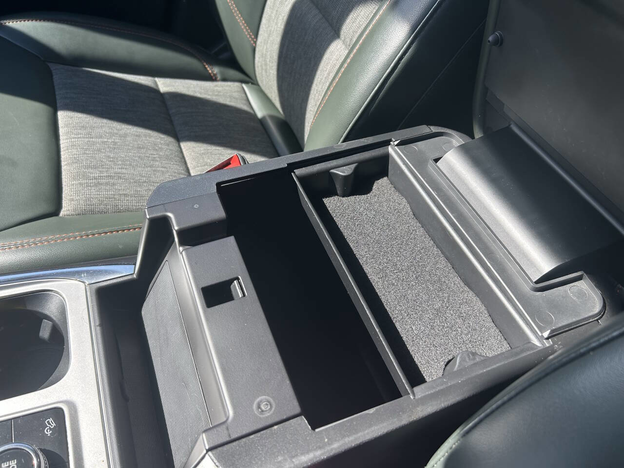 Used 2022 Ford Explorer Timberline image 27