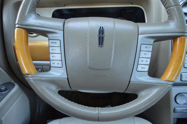 Used 2008 Lincoln MKZ image 18