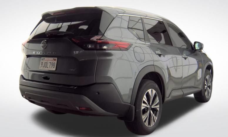 Used 2023 Nissan Rogue SV w/ SV Premium B Package FWD image 2