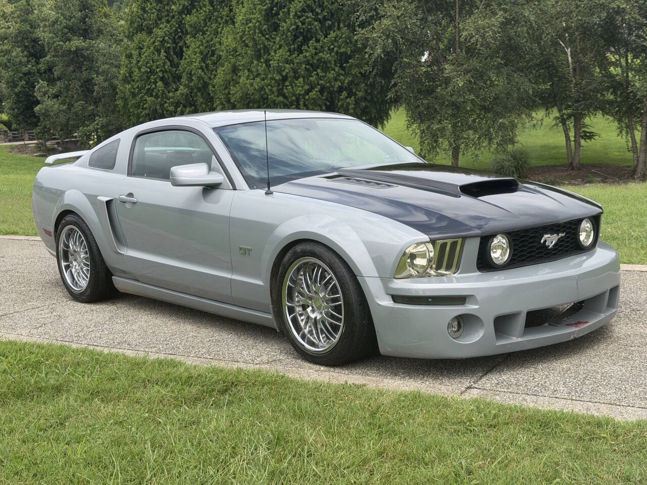 Used 2005 Ford Mustang GT Premium RWD image 15