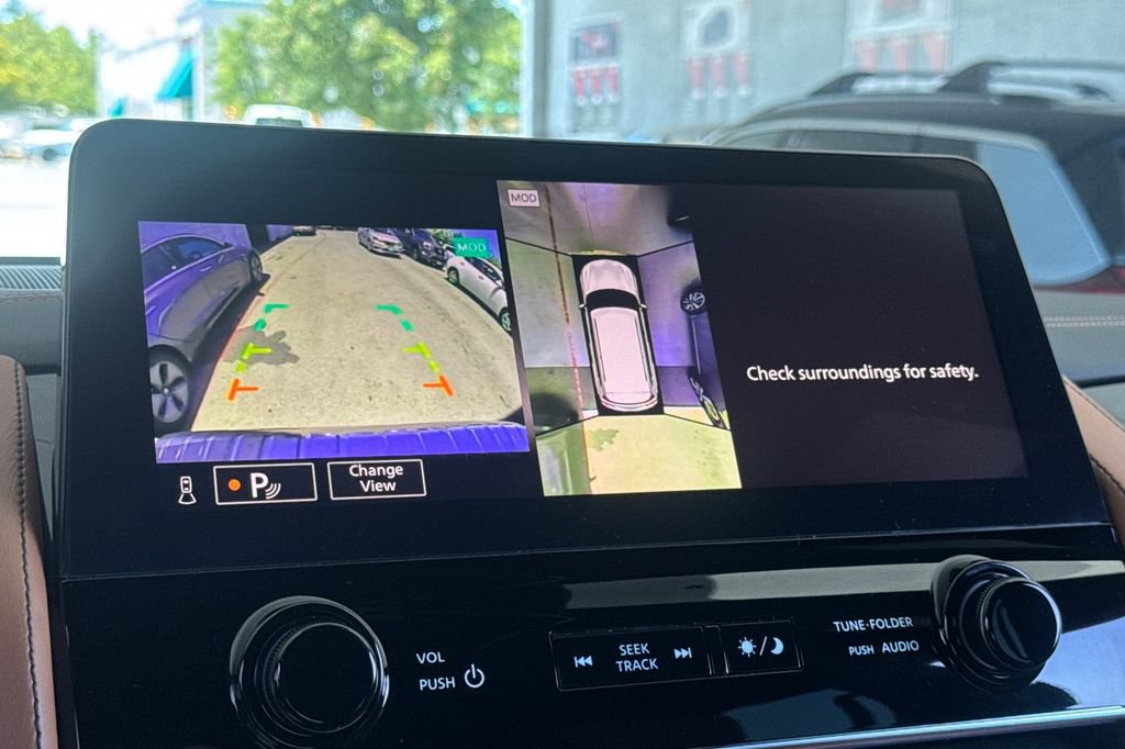 Used 2024 INFINITI QX80 Sensory w/ Cargo Package AWD/4WD image 18