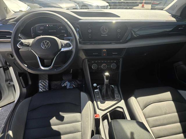 Used 2022 Volkswagen Taos SEL w/ Panoramic Sunroof Package image 21