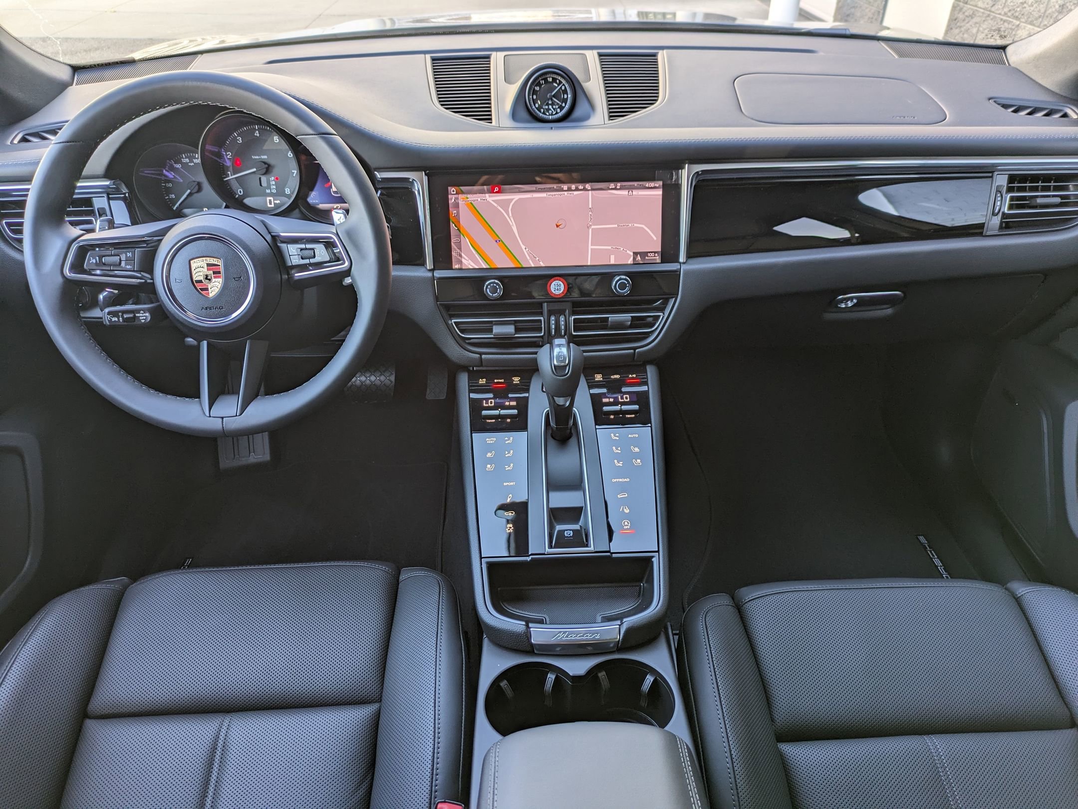 Certified 2025 Porsche Macan image 22