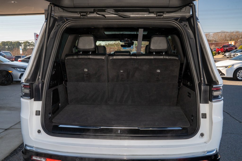 Used 2023 Jeep Grand Wagoneer 4WD image 5