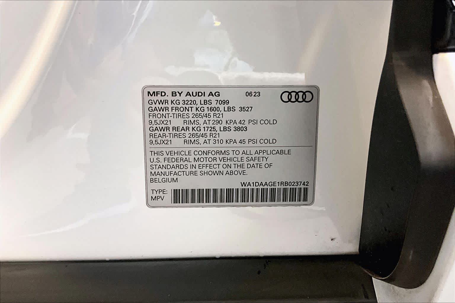 Used 2024 Audi Q8 e-tron Prestige AWD/4WD image 32