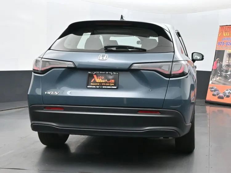 Used 2024 Honda HR-V LX image 8
