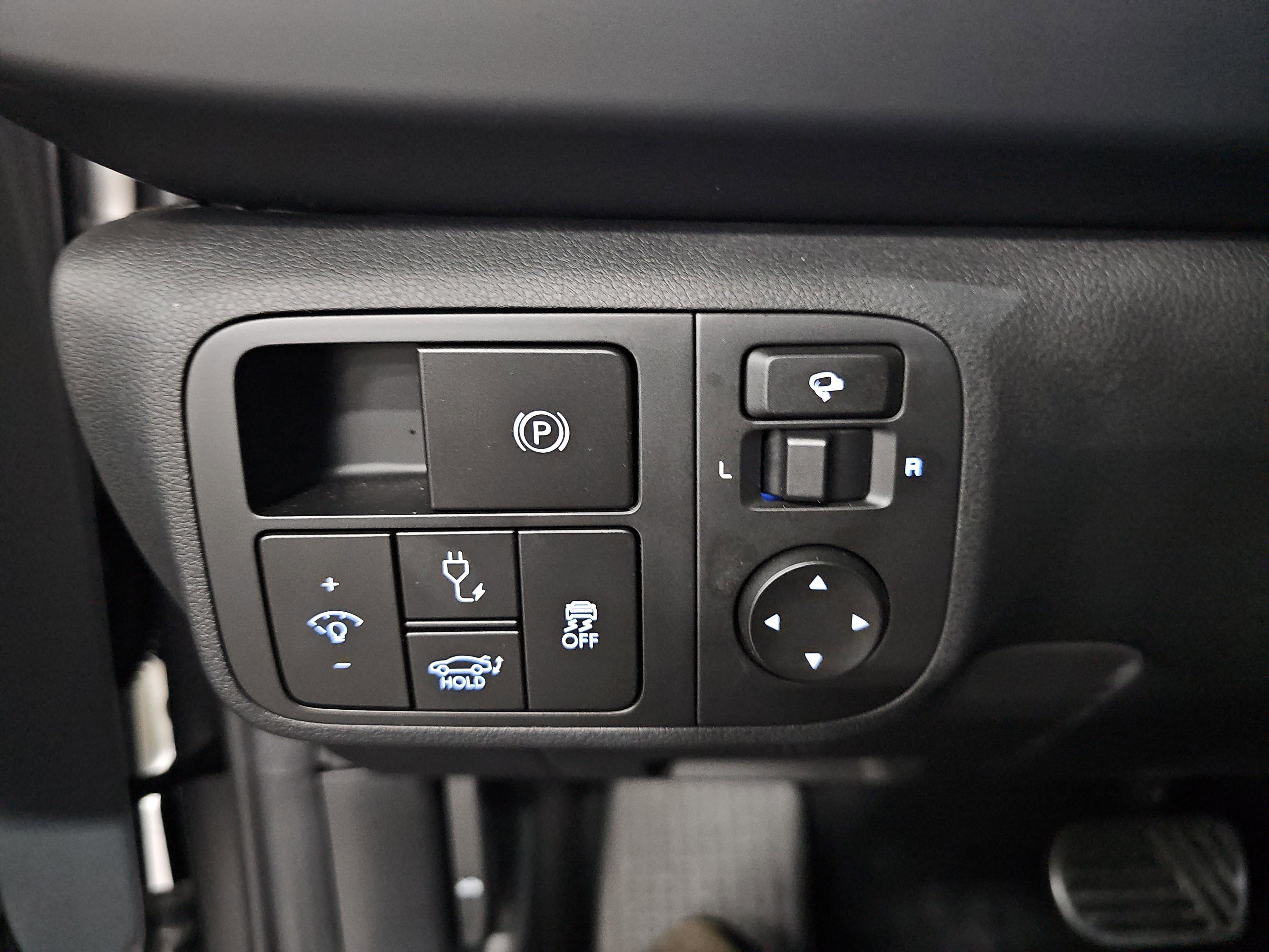 Used 2024 Hyundai Ioniq 6 Limited image 26