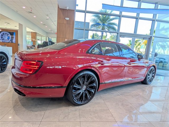 Used 2023 Bentley Flying Spur Azure image 17