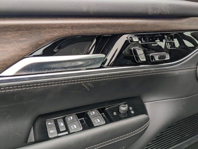 New 2024 Jeep Grand Wagoneer Series I image 12