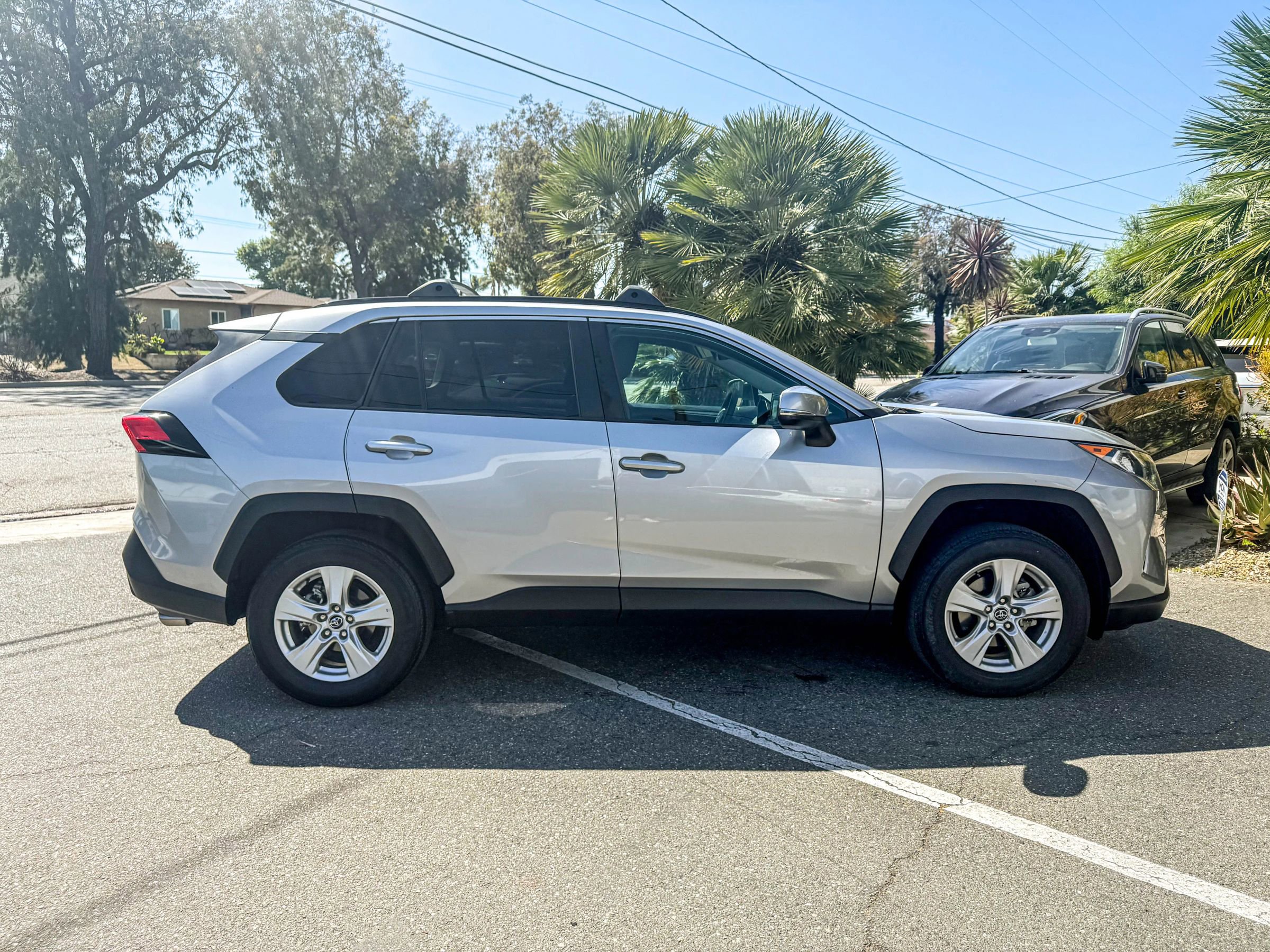 Used 2020 Toyota RAV4 XLE image 14