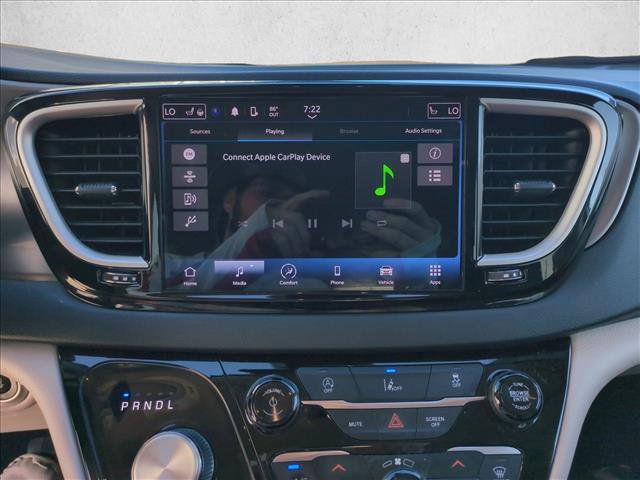 Used 2022 Chrysler Pacifica Touring-L FWD image 14