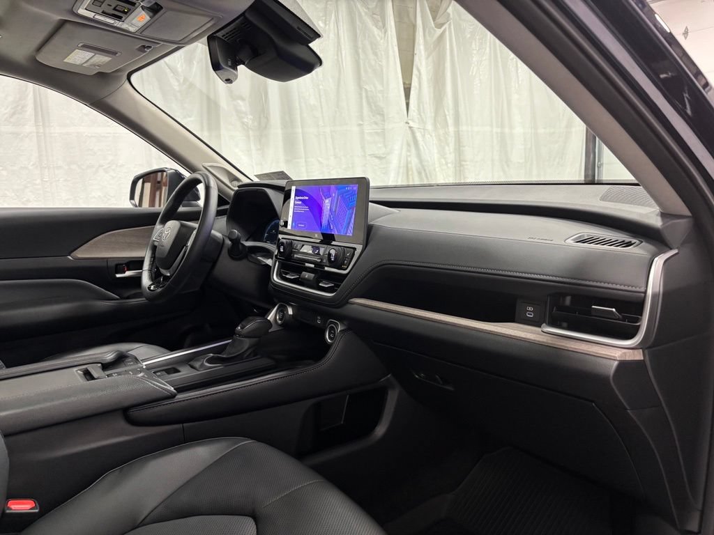 Used 2026 Toyota Grand Highlander AWD image 68