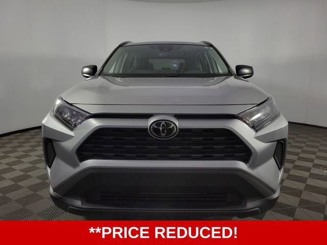 Used 2021 Toyota RAV4 LE AWD/4WD image 2