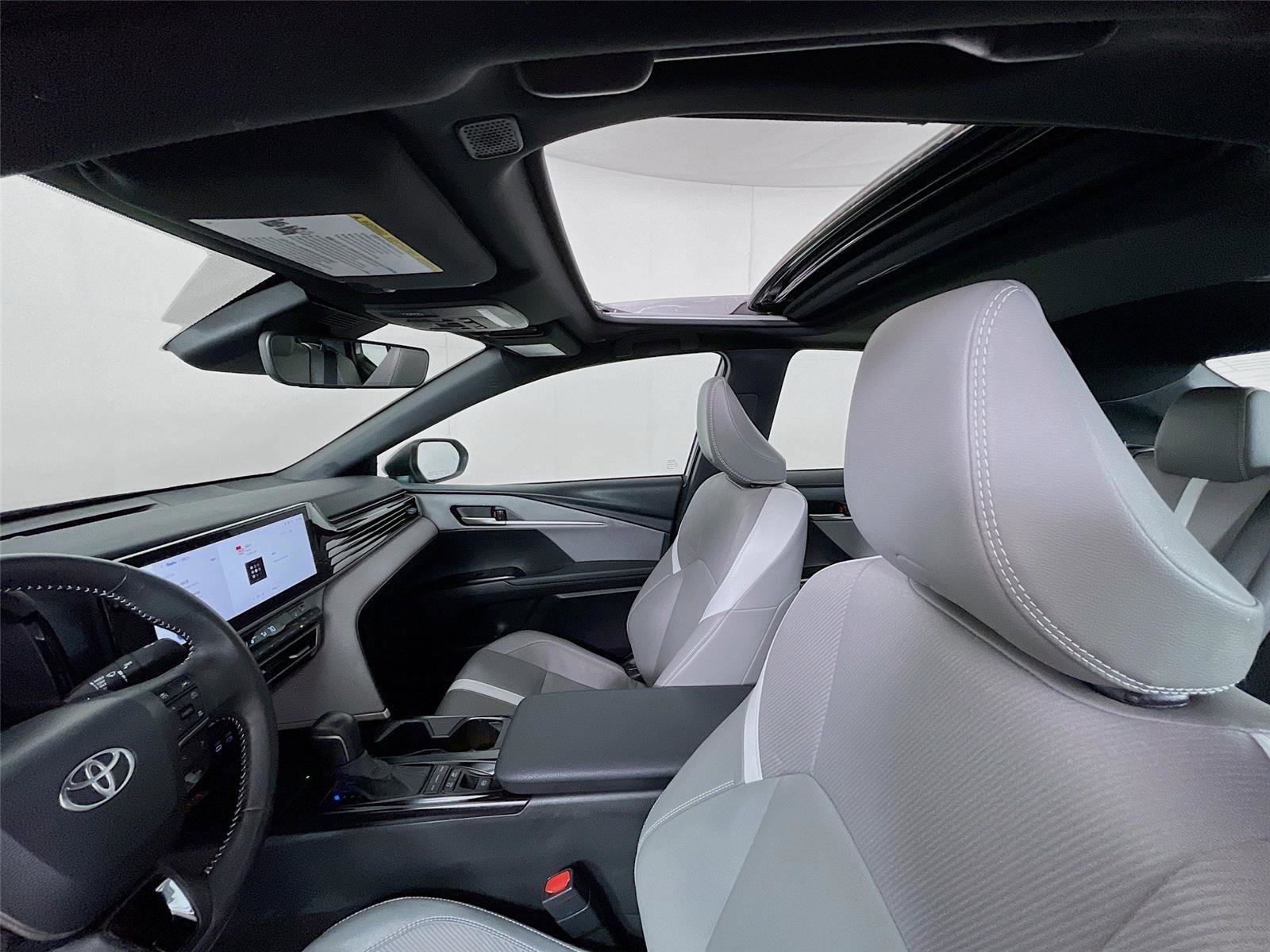 Used 2025 Toyota Camry SE w/ Multimedia Upgrade Package image 36