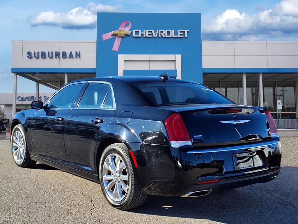 Used 2019 Chrysler 300 Touring L w/ Quick Order Package 22F image 6