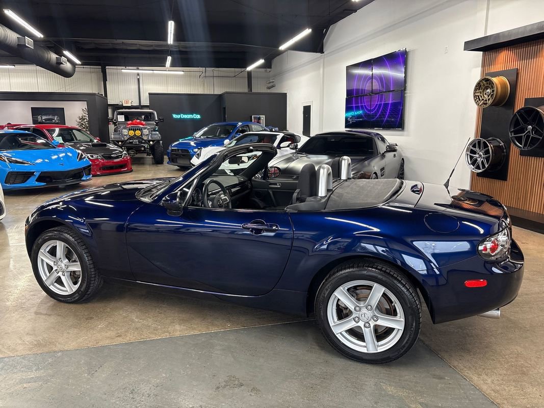 Used 2008 MAZDA MX-5 Miata Sport image 7