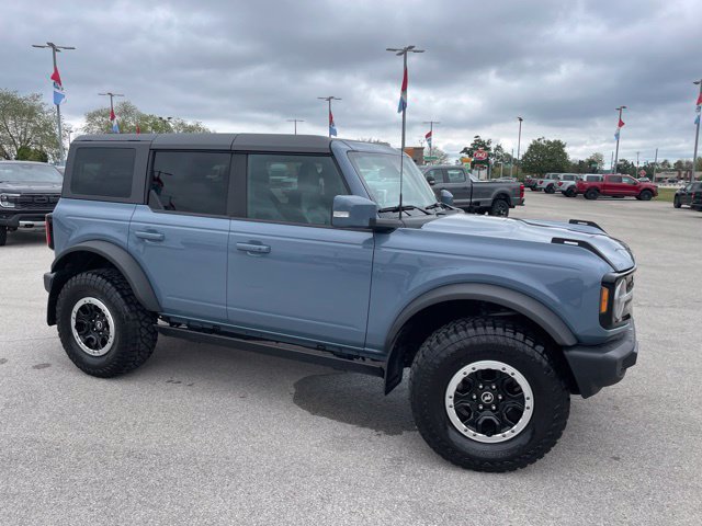 Used 2023 Ford Bronco Outer Banks w/ Sasquatch Package AWD/4WD image 2