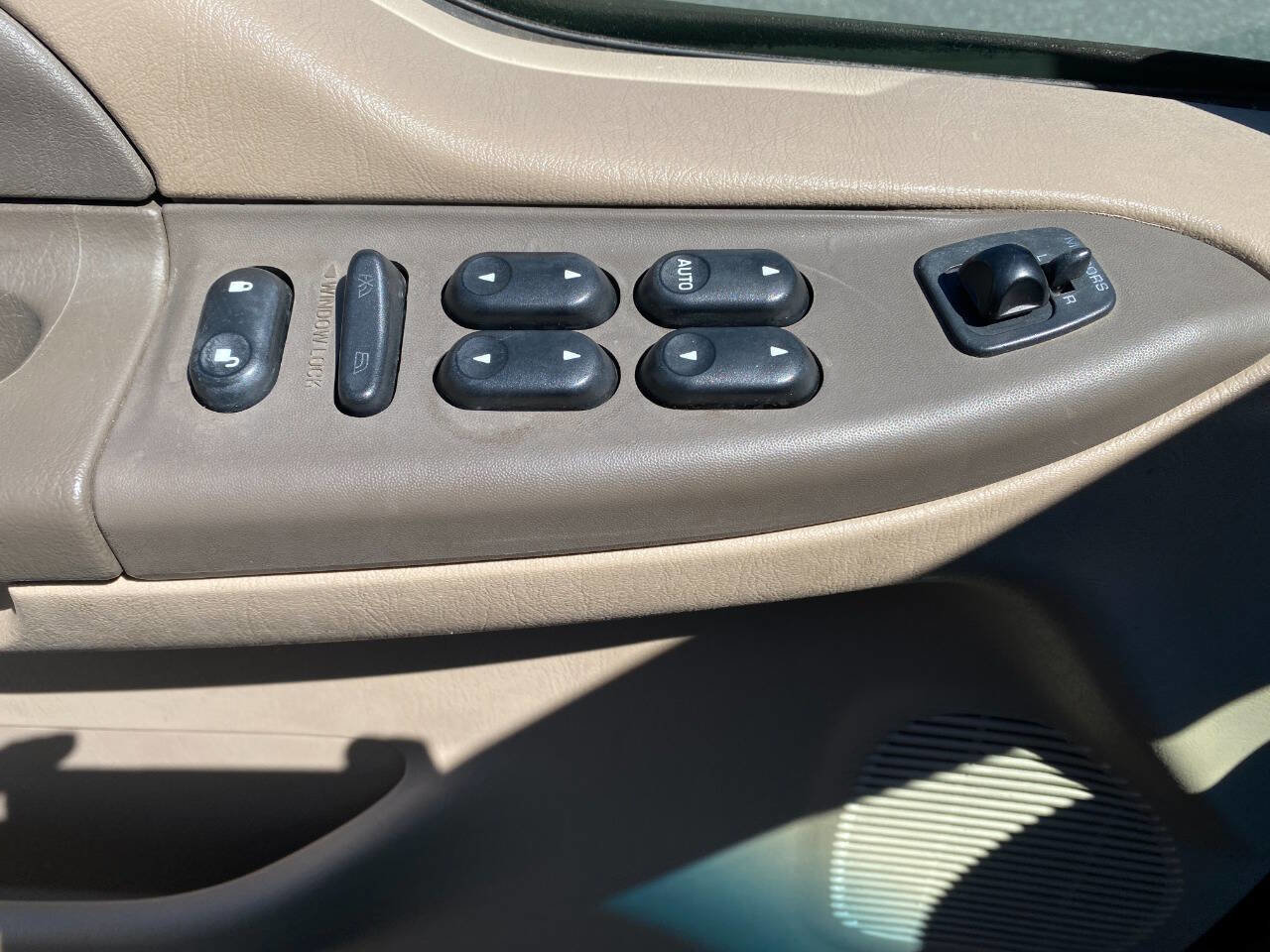 Used 2002 Ford Excursion XLT image 12