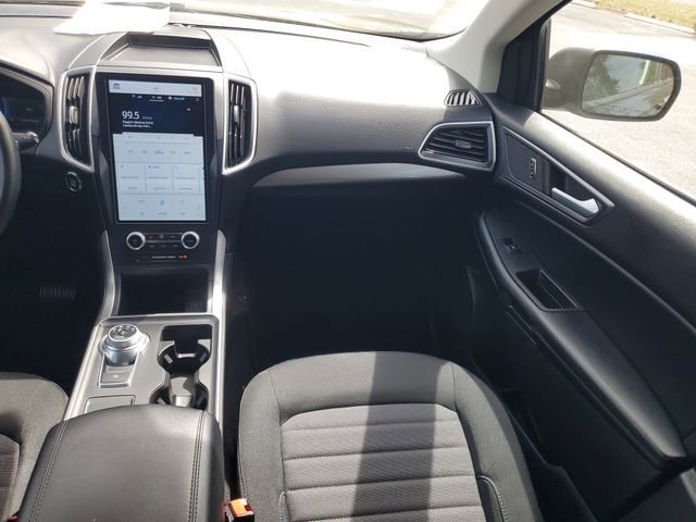 Used 2023 Ford Edge SE image 16