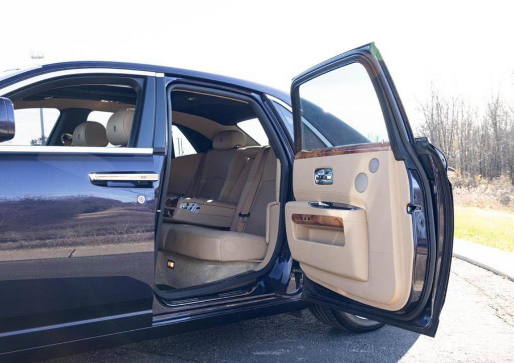 Used 2011 Rolls-Royce Ghost image 11