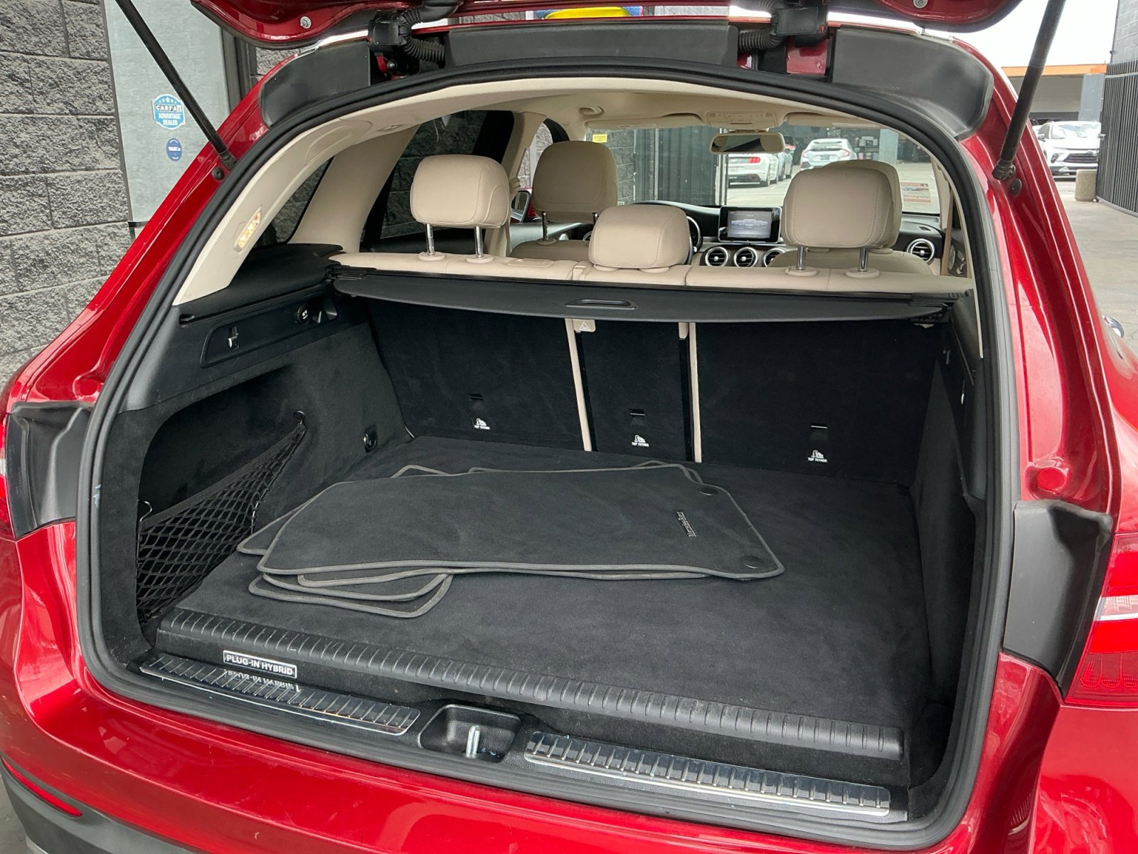 Used 2019 Mercedes-Benz GLC 350e 4MATIC image 18