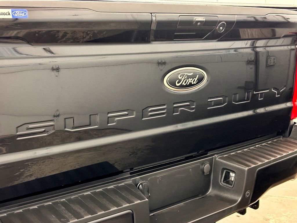 Used 2024 Ford F250 Lariat w/ Black Appearance Package AWD/4WD image 16