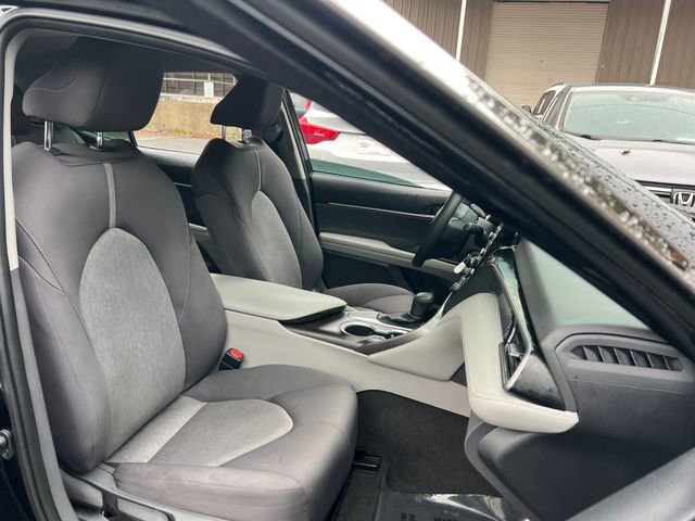 Used 2021 Toyota Camry LE image 29