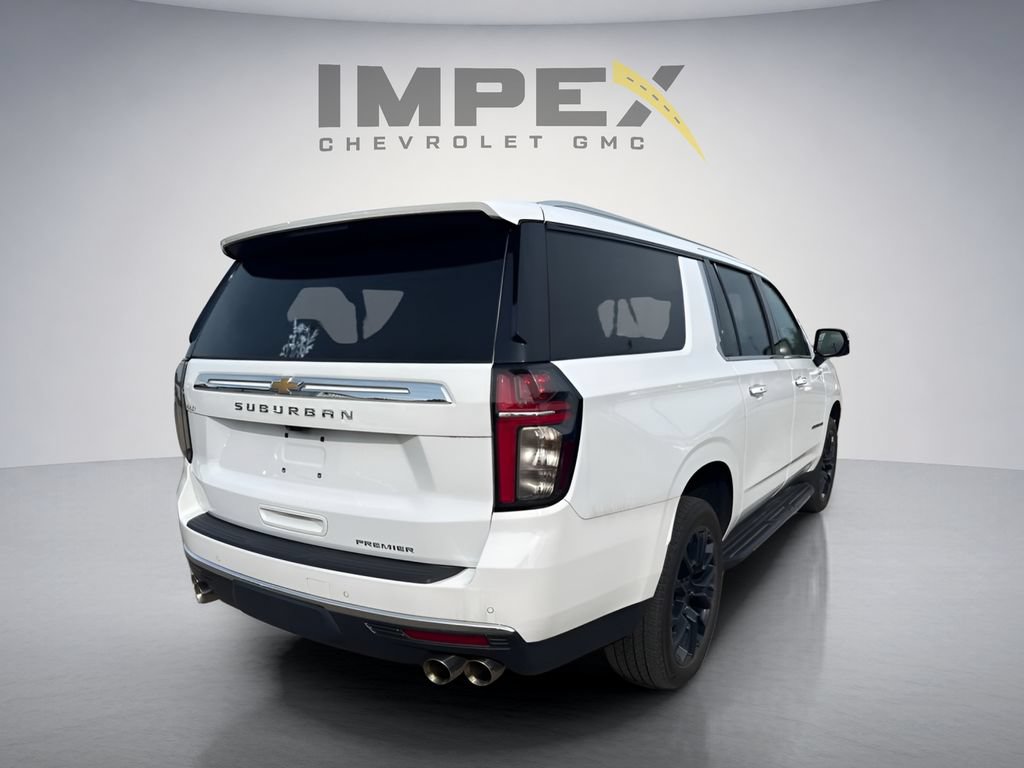 Used 2024 Chevrolet Suburban Premier w/ Premium Package AWD/4WD image 4
