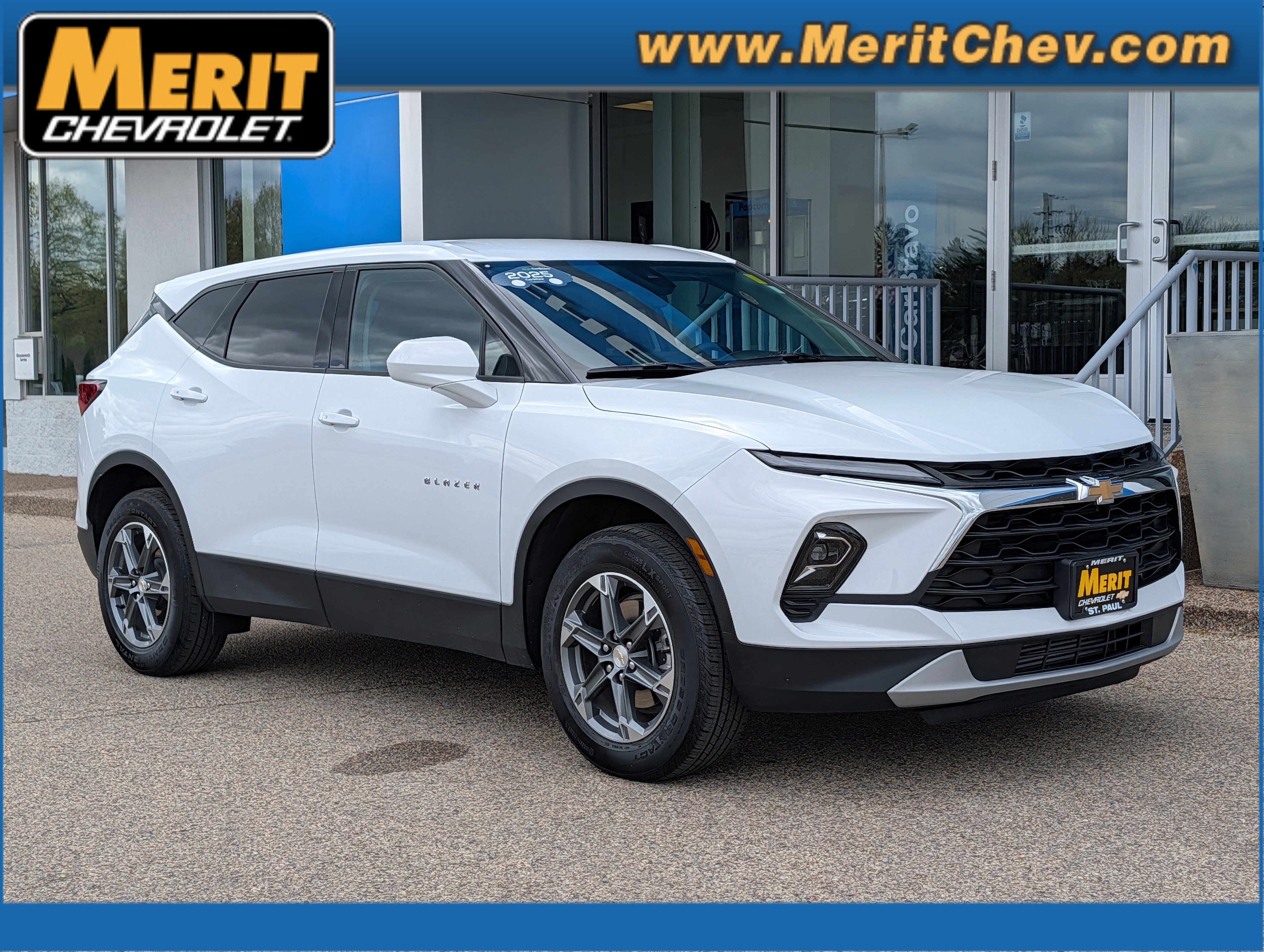 Certified 2025 Chevrolet Blazer LT AWD/4WD image 1
