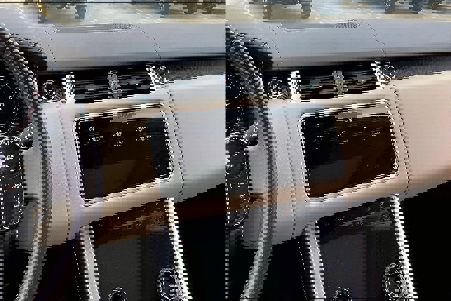 Used 2018 Land Rover Range Rover Sport HSE image 8