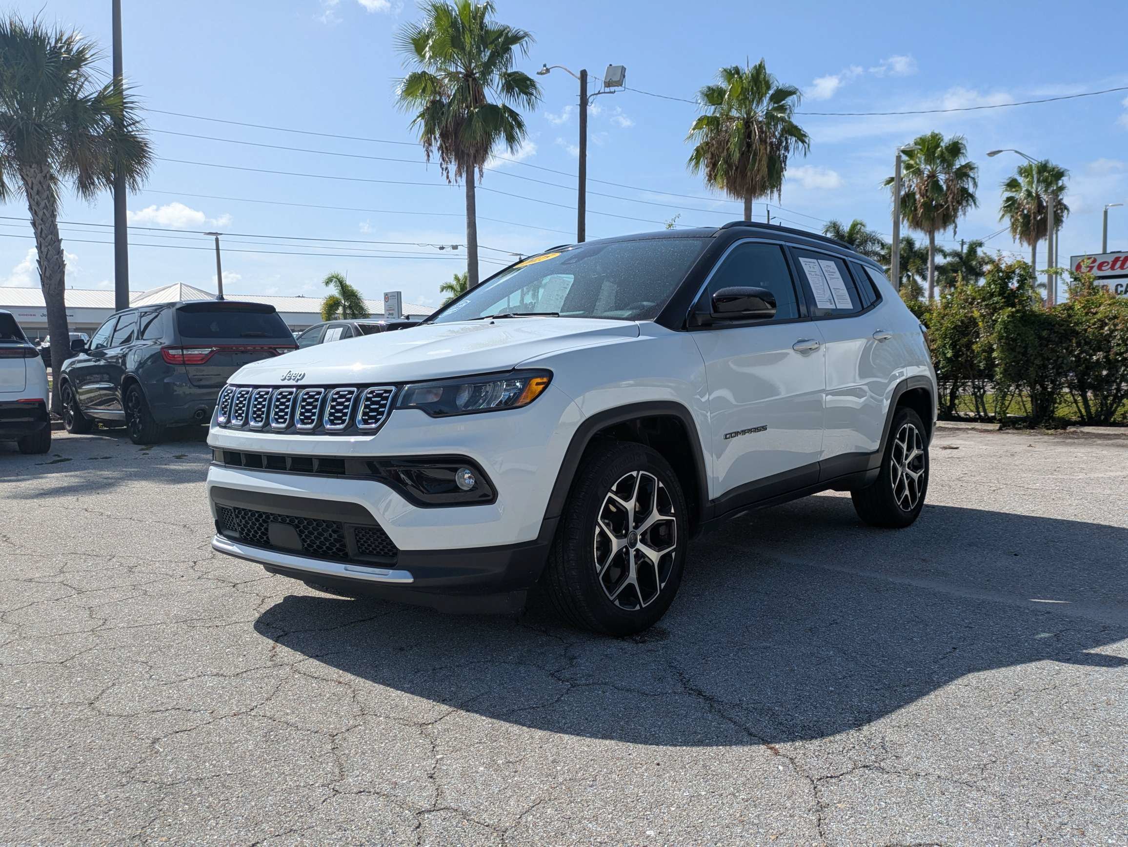 Used 2025 Jeep Compass Limited AWD/4WD image 9