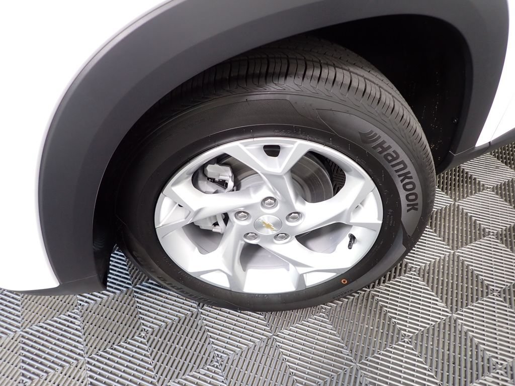New 2026 Chevrolet Trax LS w/ LS Convenience Package FWD image 38