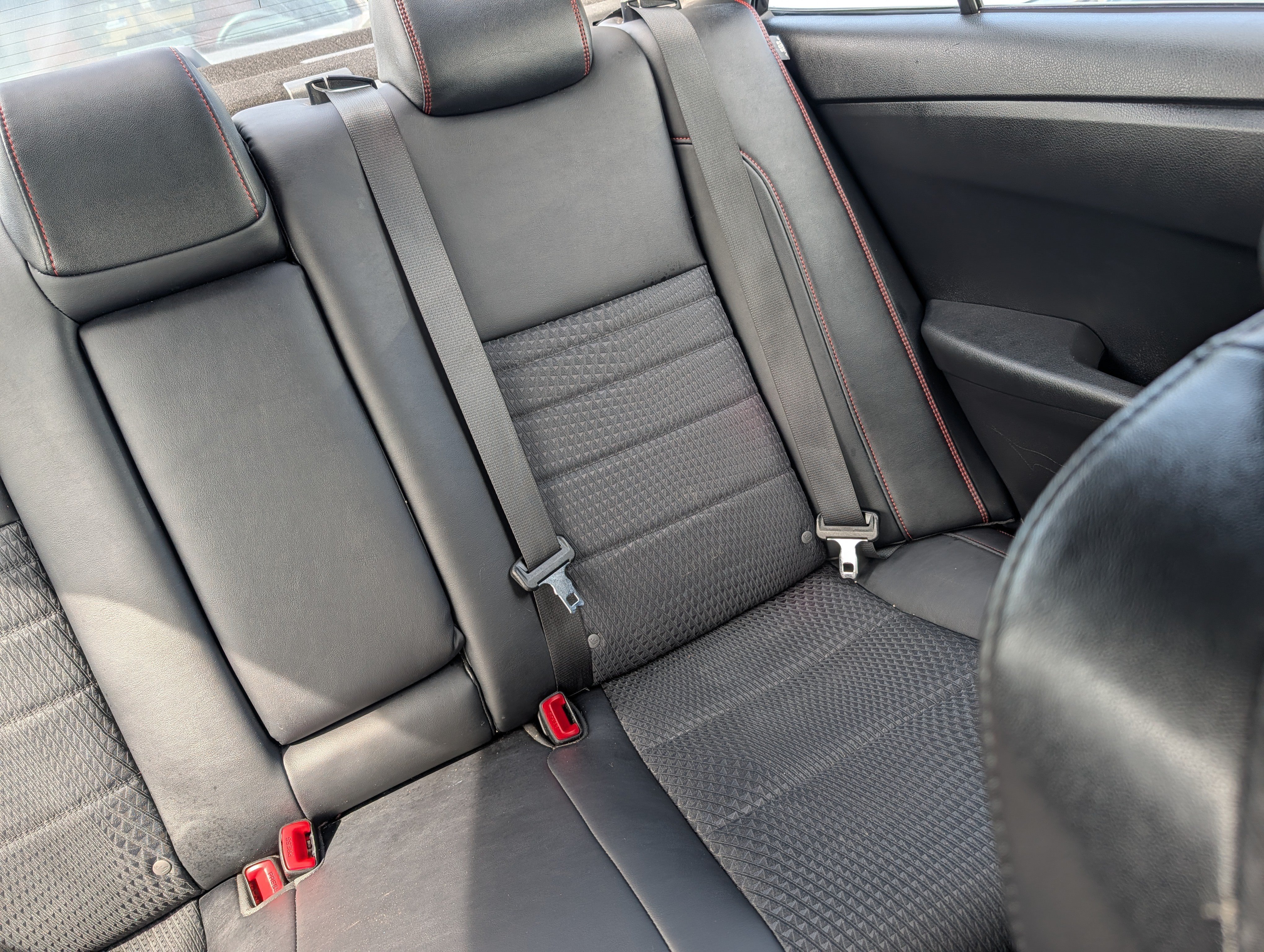 Used 2015 Toyota Camry SE FWD image 14