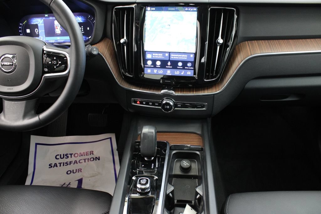 Used 2024 Volvo XC60 B5 Plus w/ Protection Package Premier AWD/4WD image 24