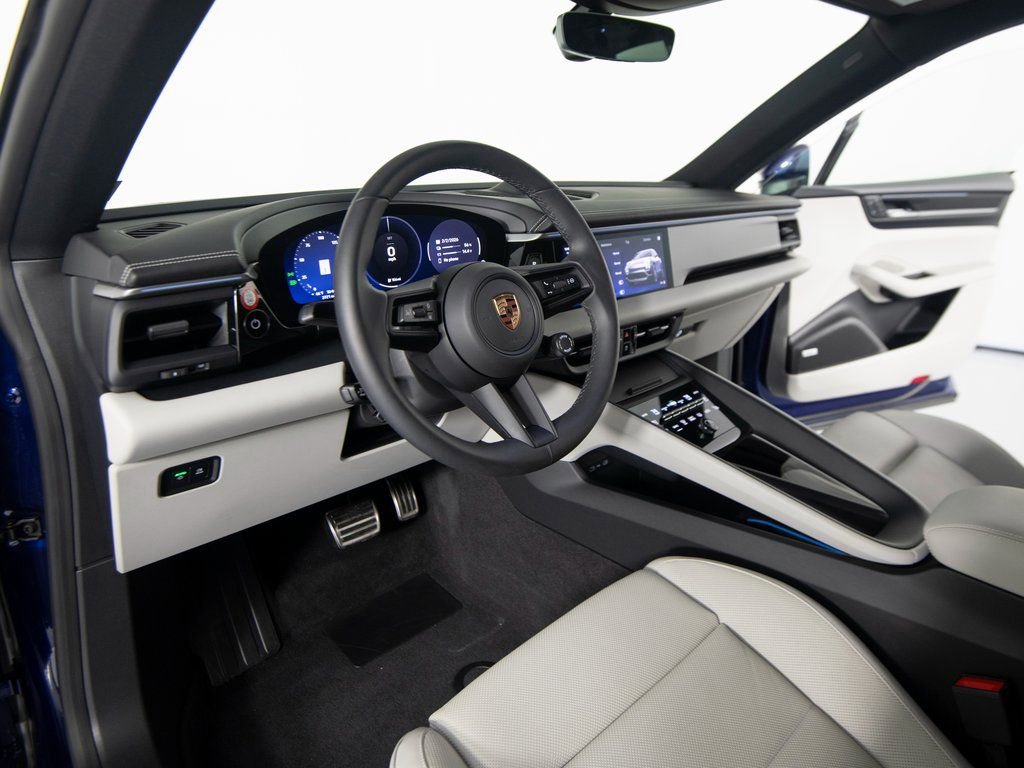 Certified 2025 Porsche Macan 4S Electric image 15