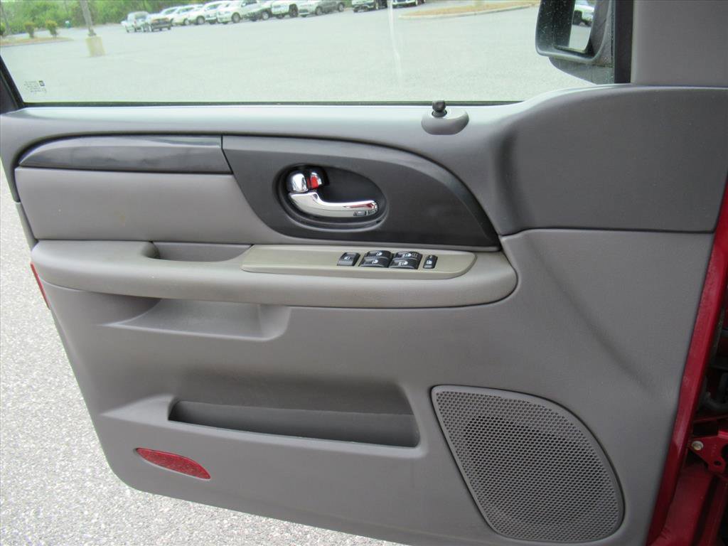 Used 2004 GMC Envoy XUV SLE w/ 1SB Preferred Equipment Group image 19