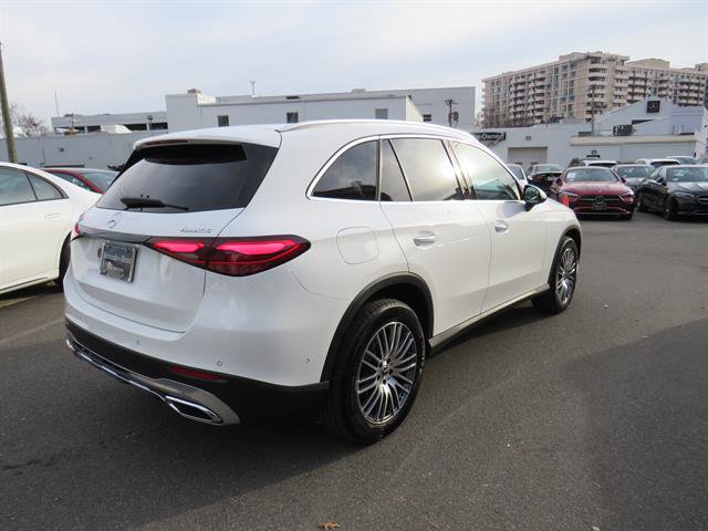 Used 2025 Mercedes-Benz GLC 300 4MATIC image 4