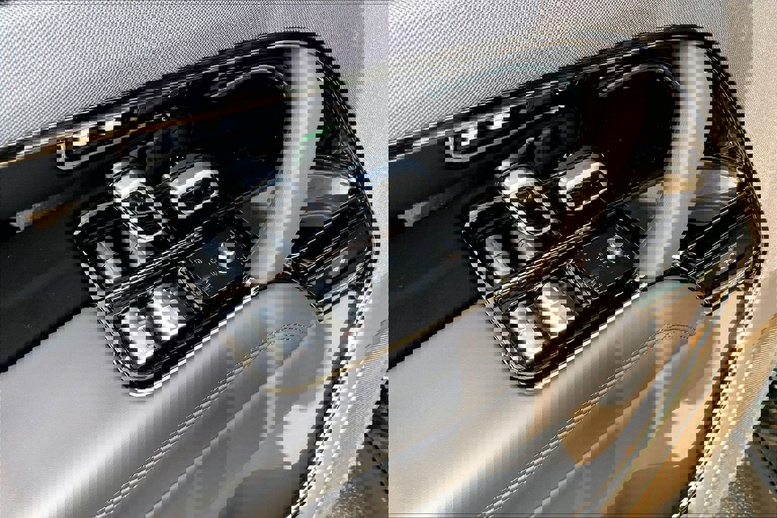 New 2026 Land Rover Range Rover Sport SV image 21