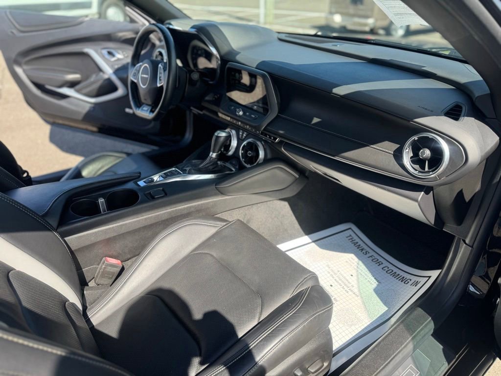 Used 2016 Chevrolet Camaro SS RWD image 22