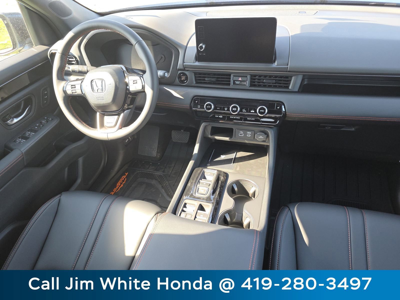 Used 2025 Honda Pilot TrailSport image 19