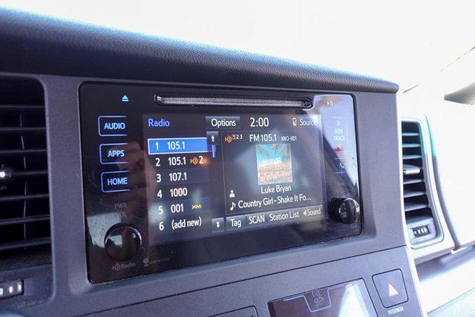 Used 2015 Toyota Sienna LE FWD image 19